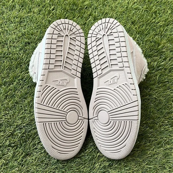 Air Jordan 1 Low SE - Picture 5 of 5